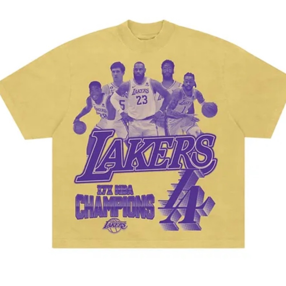 oversized Lakers T-shirt